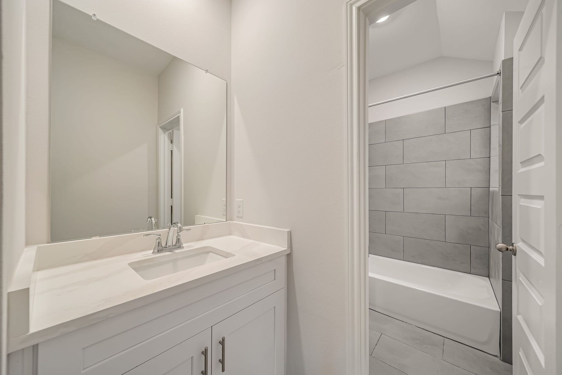 20633 Dynamic Court, Humble, TX 77338 Secondary Bathroom on 3rd floor.