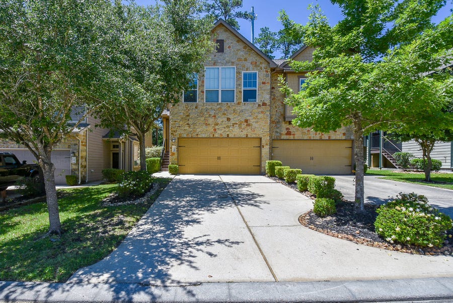 Property photo for 18 Cheswood Manor Drive, The Woodlands, TX