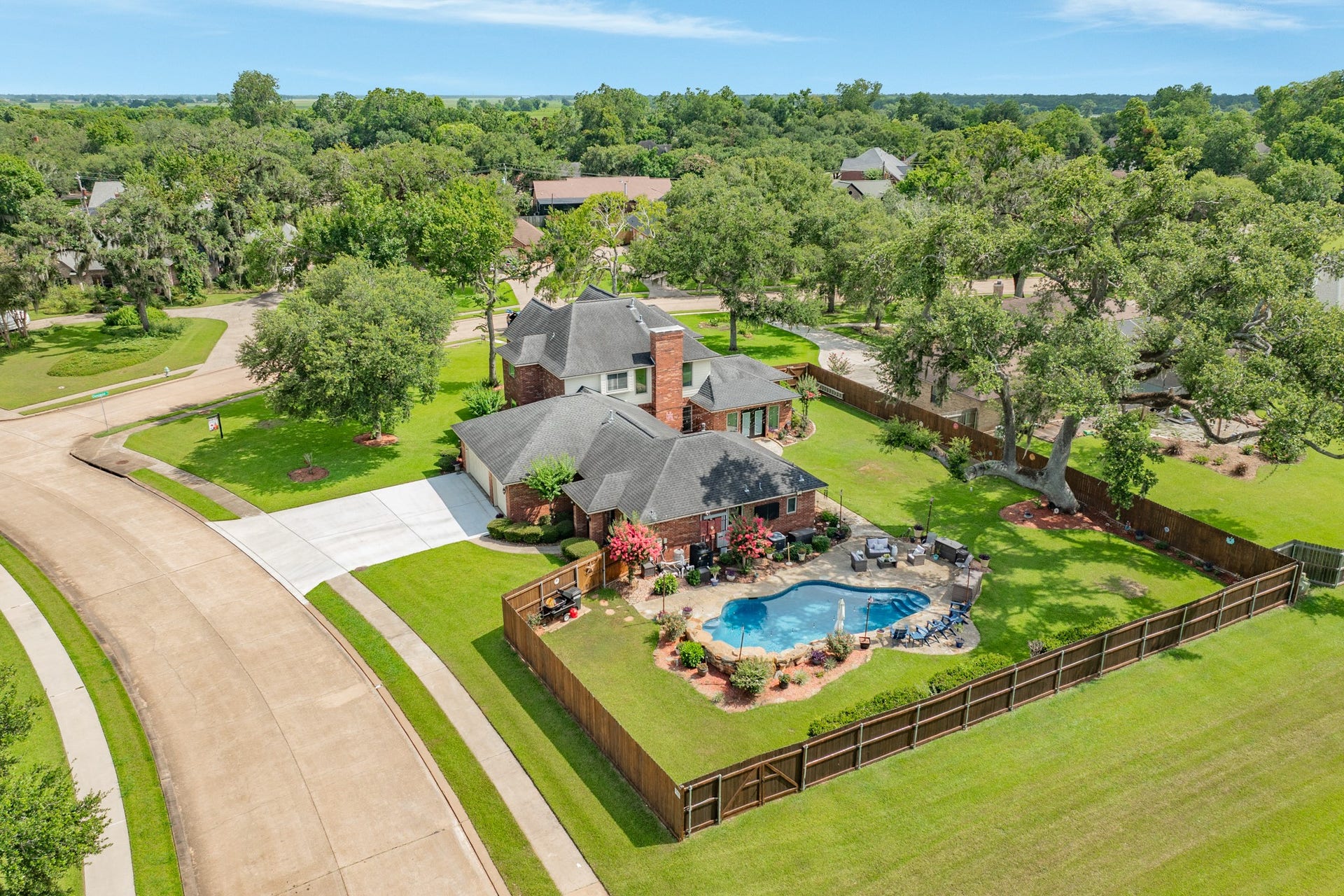 52 Chesswood Court, Lake Jackson, TX 77566 52 Chesswood Court, Lake Jackson, TX 77566