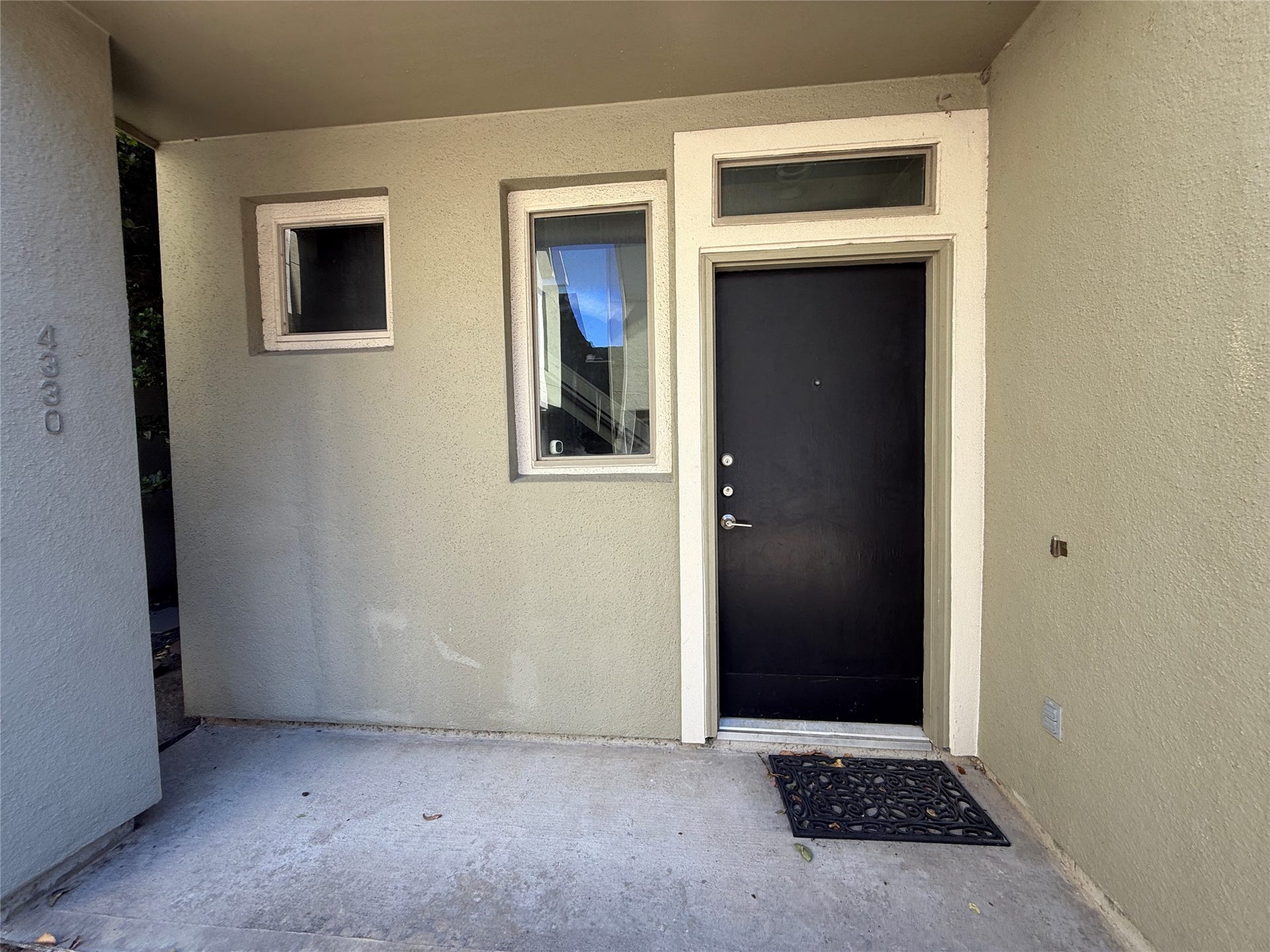 SPACIOUS FRONT PORCH.