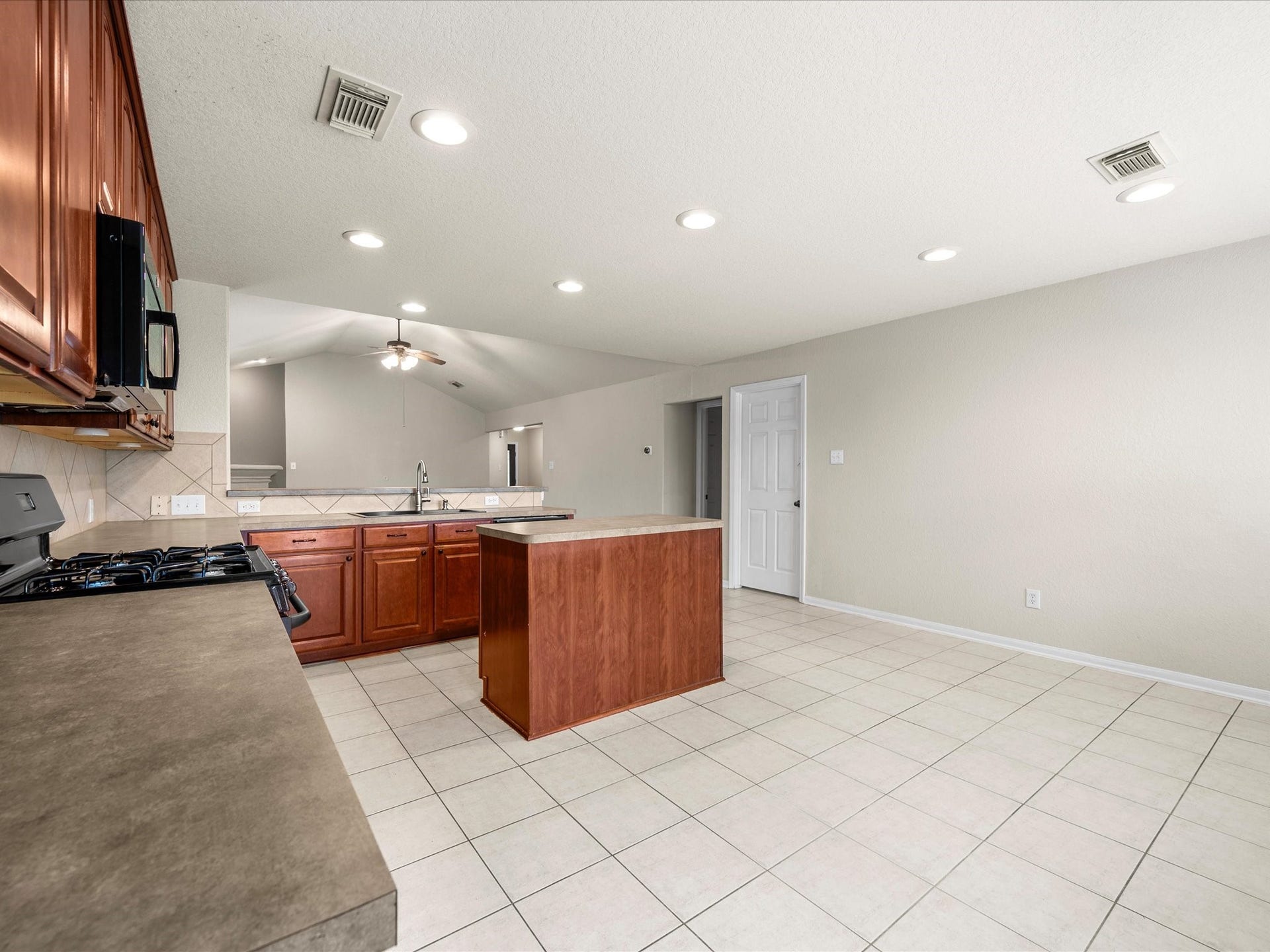 20118 Monarda Manor Court, Spring, TX 77379 Fresh interior paint adds a clean, refreshed feel throughout the home while allowing the next owners to move right in and make it their own.