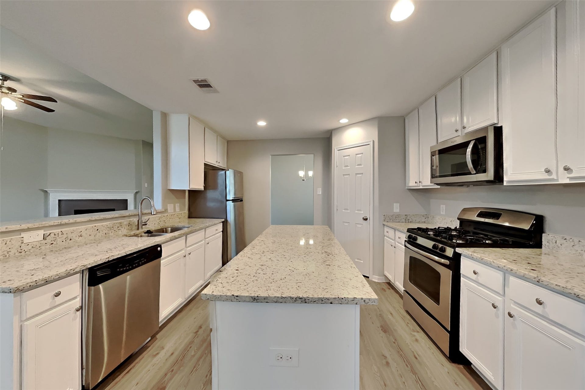 9909 Climbing Tree Street, Conroe, TX 77385 9909 Climbing Tree Street, Conroe, TX 77385