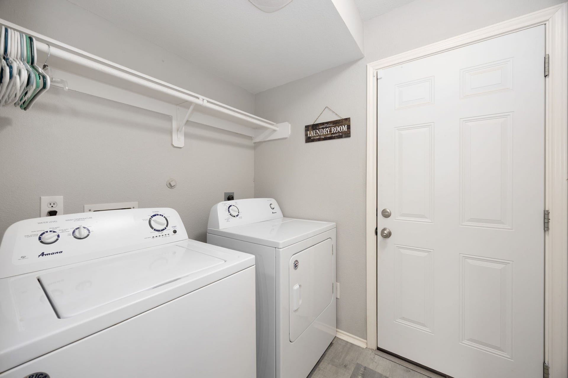 3915 Eastland Lake Drive, Richmond, TX 77406 Experience convenience with the in-house utility room, thoughtfully designed with a dedicated laundry area.