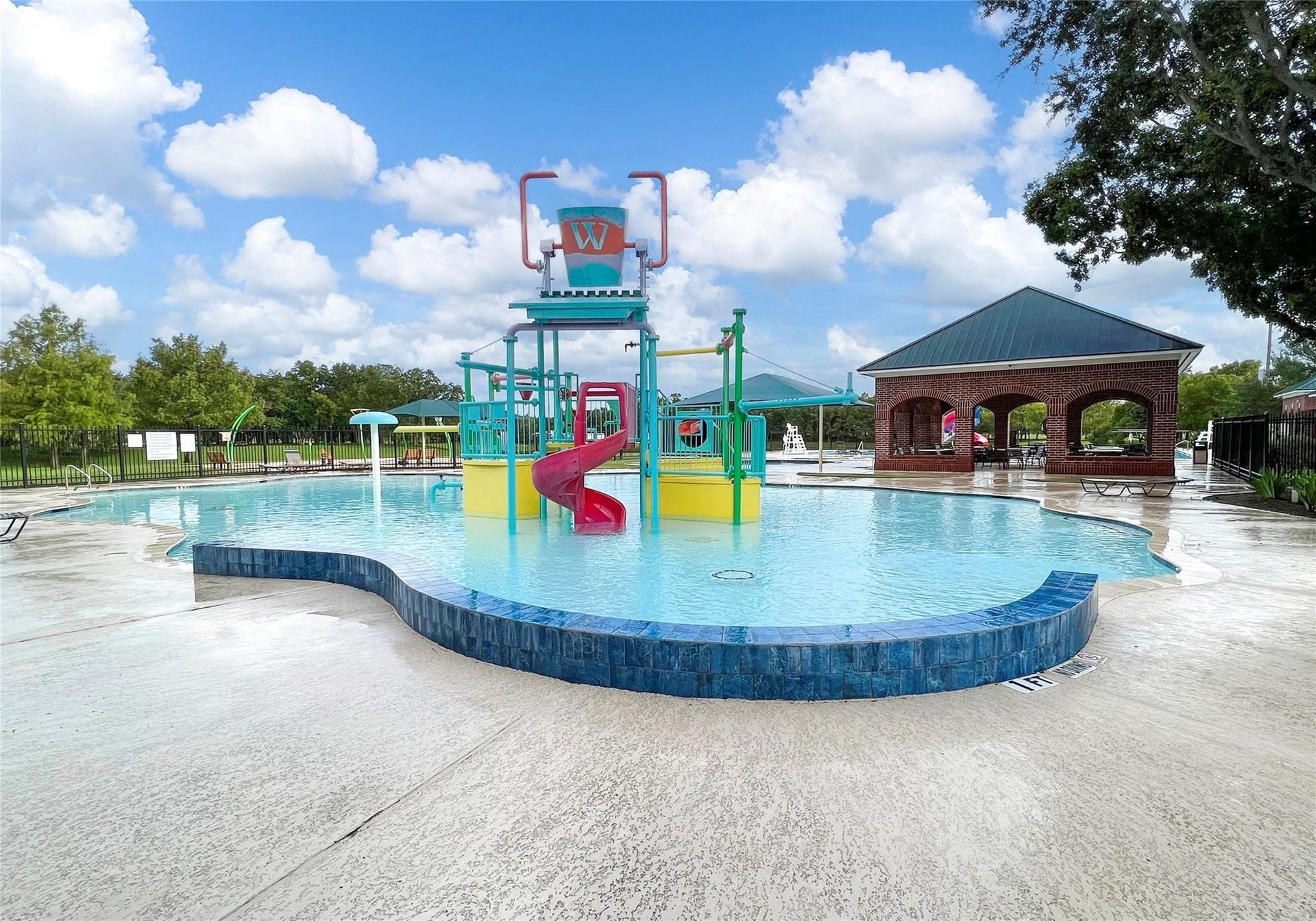 3915 Eastland Lake Drive, Richmond, TX 77406 Cool off at the community splash pad and resort-style pool, designed for fun-filled afternoons close to home. Waterside Estates offers amenities that make it easy to enjoy an active, outdoor lifestyle year-round.