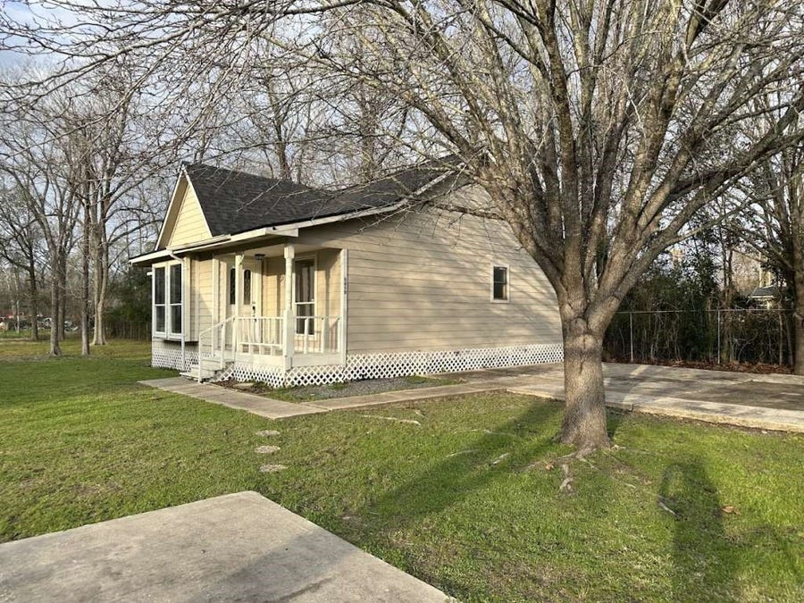 Property photo for 5919 Woodview Drive, Houston, TX