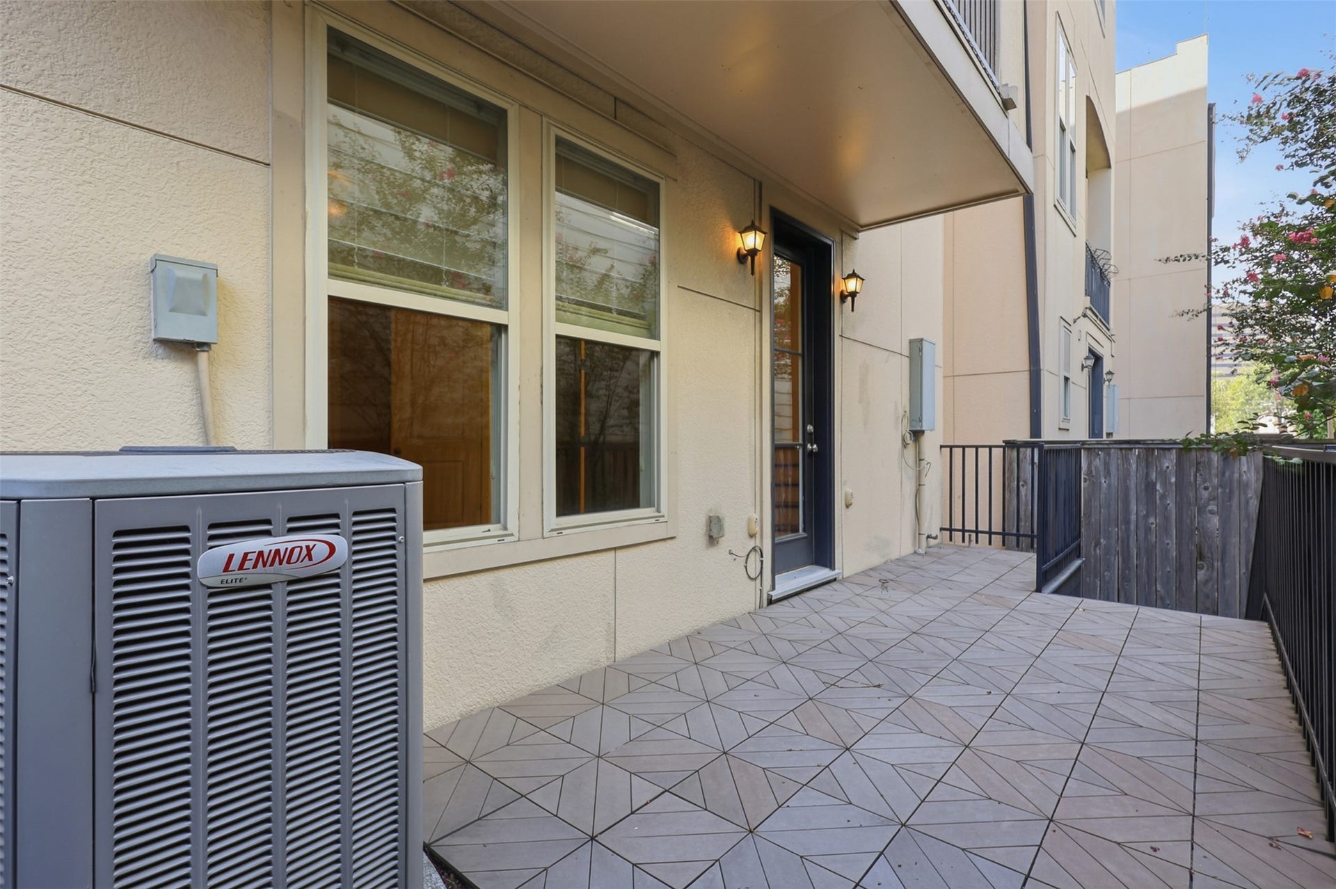 1348 W West 25th Street, Houston, TX 77008