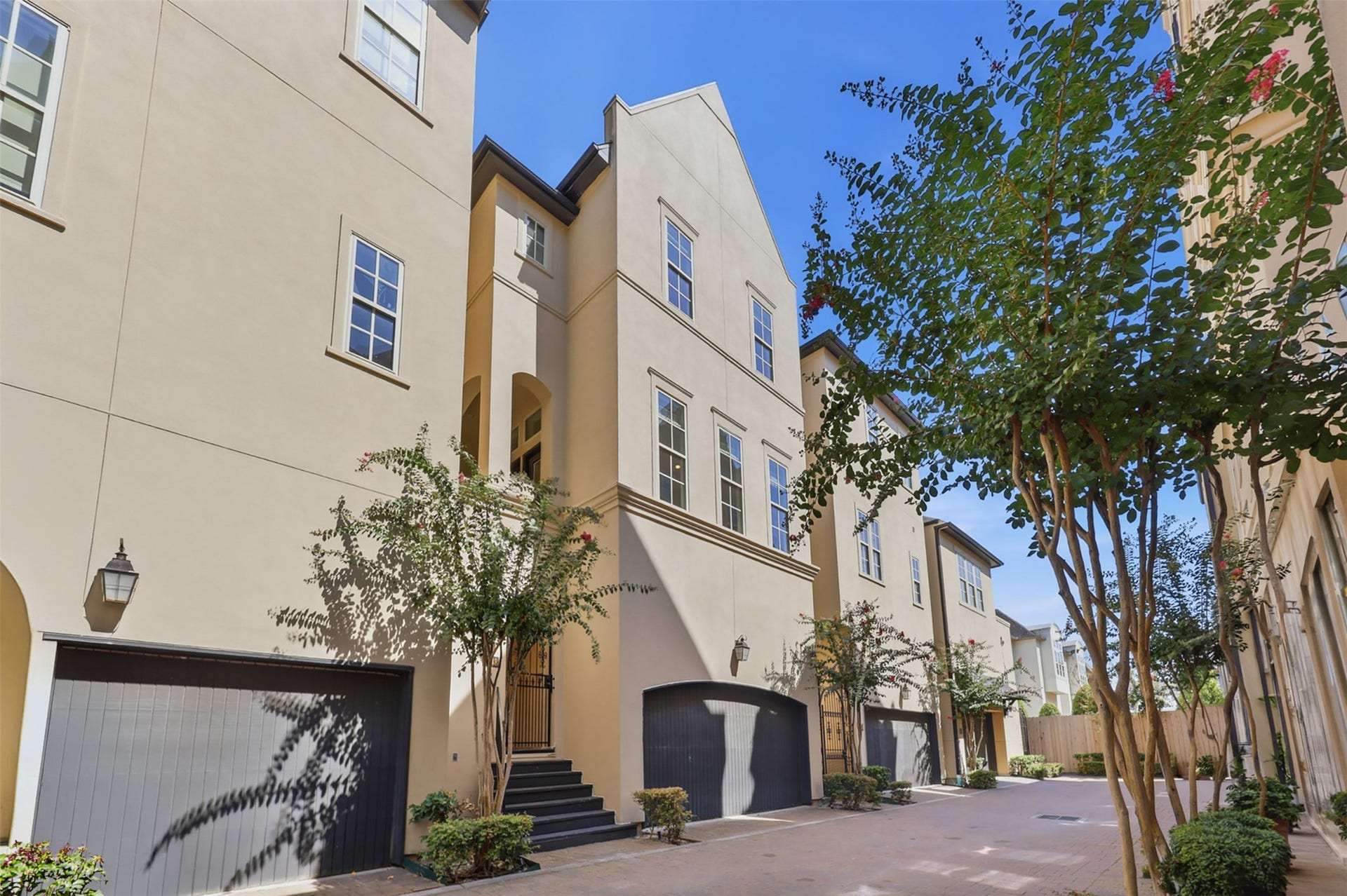 1348 W West 25th Street, Houston, TX 77008