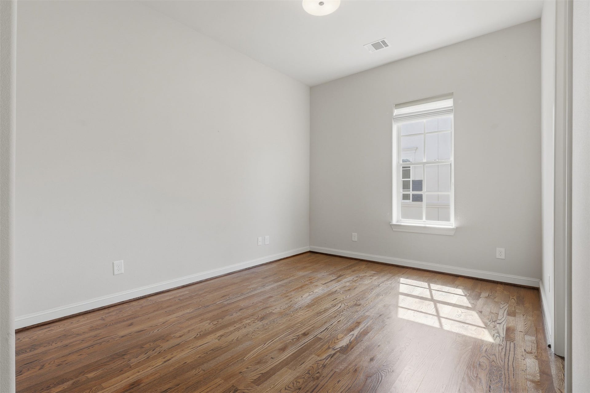 1348 W West 25th Street, Houston, TX 77008