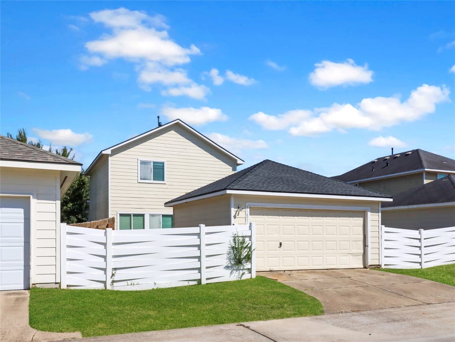 Property photo for 11821 Jelicoe Drive, Houston, TX