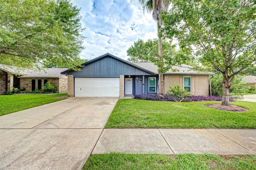 Property photo for 6802 Glenray Drive, Houston, TX
