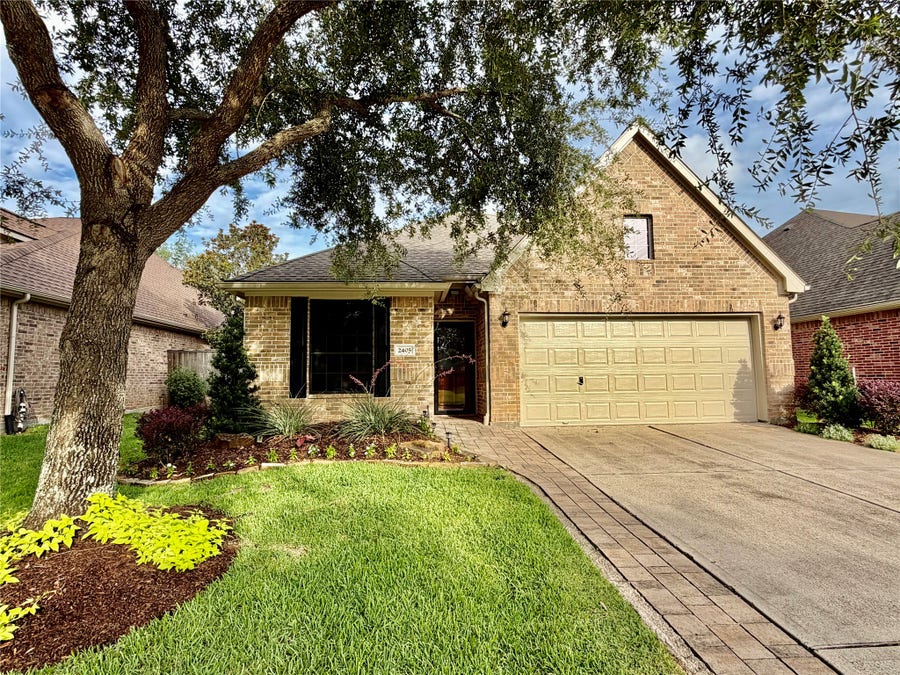 Property photo for 2405 Alamanni Drive, Pearland, TX