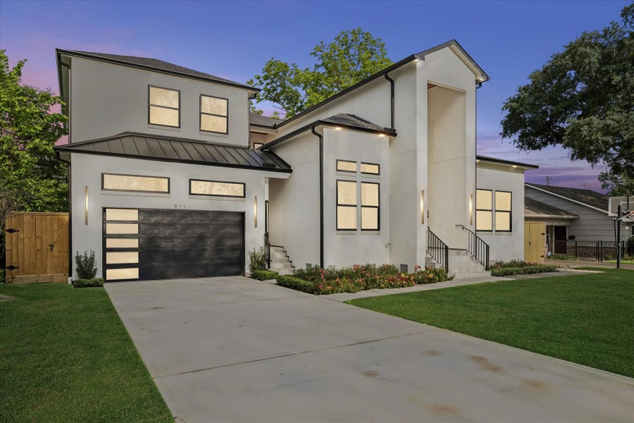 Property photo for 811 WOODSTOCK, Bellaire, TX