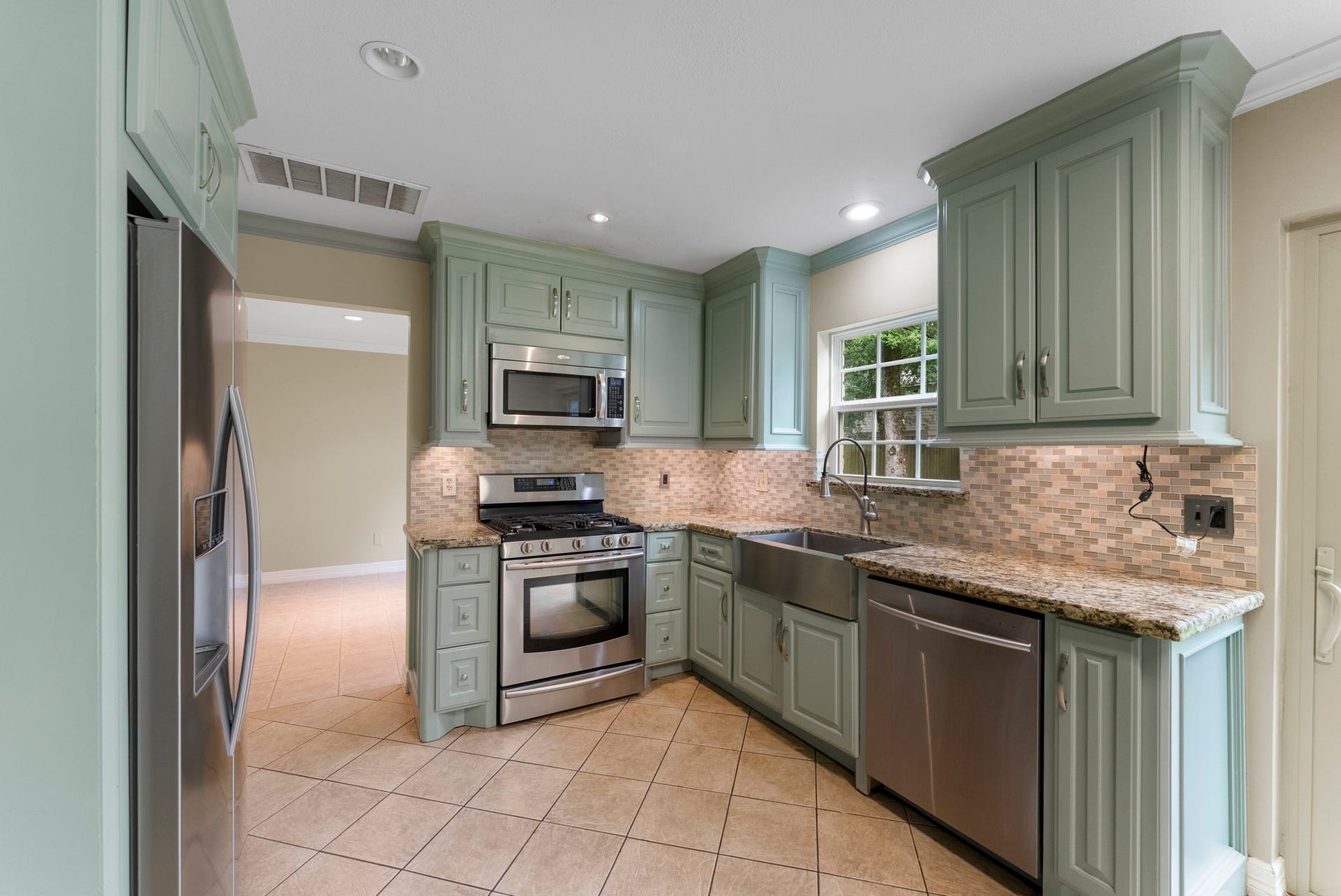 27 W Stony Bridge Court, The Woodlands, TX 77381 27 W Stony Bridge Court, The Woodlands, TX 77381