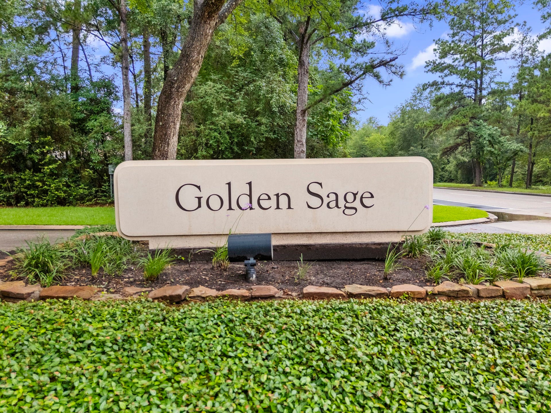 27 W Stony Bridge Court, The Woodlands, TX 77381 27 W Stony Bridge Court, The Woodlands, TX 77381