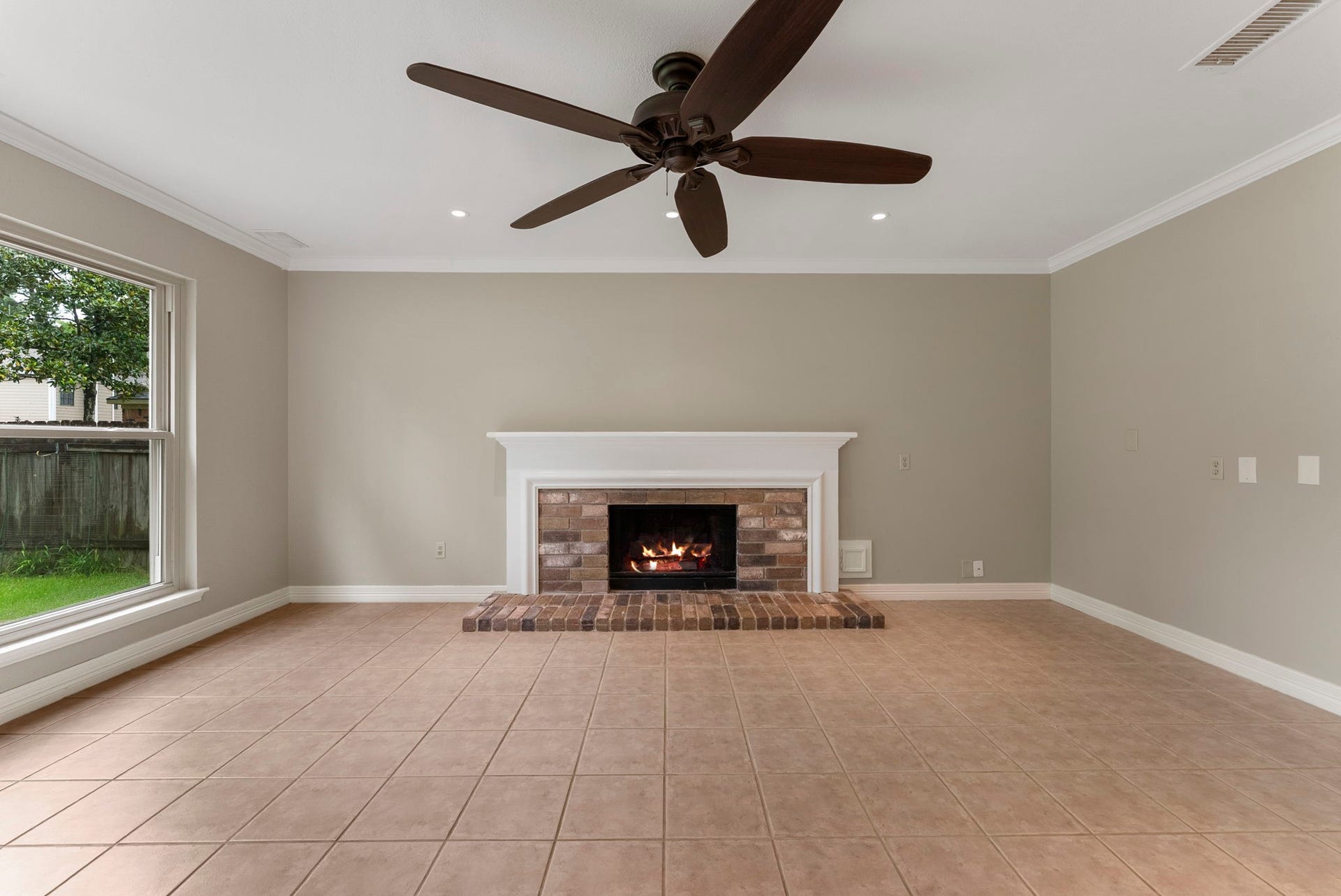 27 W Stony Bridge Court, The Woodlands, TX 77381 27 W Stony Bridge Court, The Woodlands, TX 77381