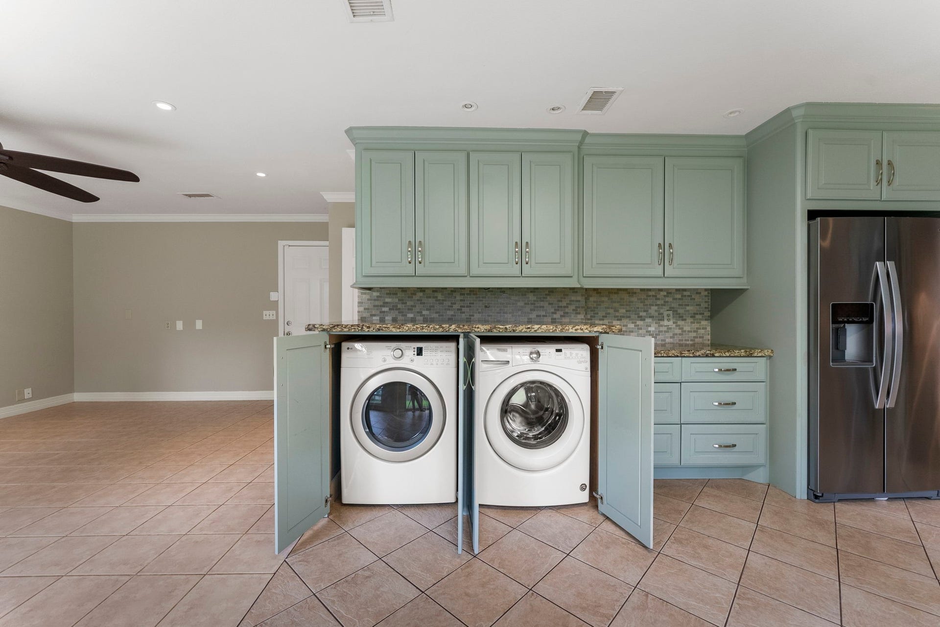 27 W Stony Bridge Court, The Woodlands, TX 77381 27 W Stony Bridge Court, The Woodlands, TX 77381