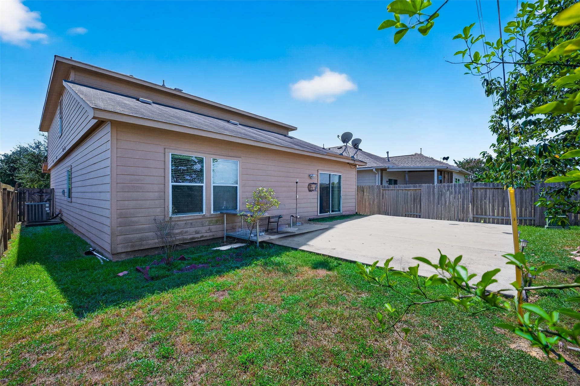 10830 Harston Drive, Tomball, TX 77375 10830 Harston Drive, Tomball, TX 77375