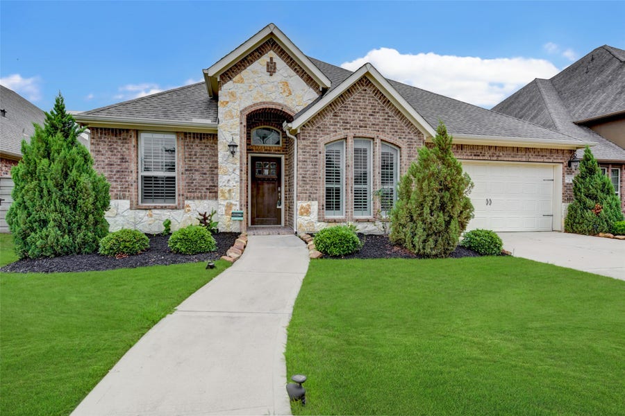 Property photo for 2603 Deerwood Heights Lane, Manvel, TX