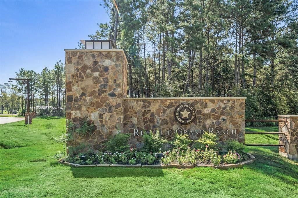 15976 Forest Mill Road, Willis, TX 77378 15976 Forest Mill Road, Willis, TX 77378