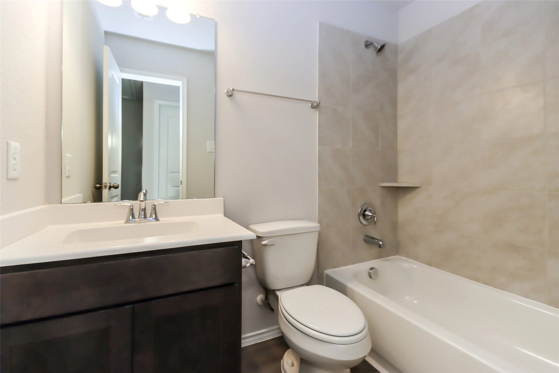 21602 Lexor Drive, Porter, TX 77365 Photos may be representative of the floor plan and not the exact home. Finishes, layout, and features of the actual property for lease may vary.