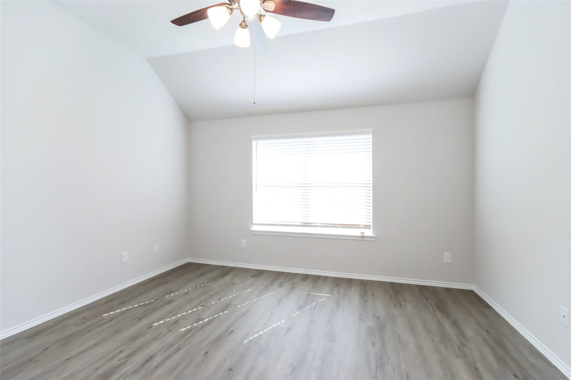 21602 Lexor Drive, Porter, TX 77365 Photos may be representative of the floor plan and not the exact home. Finishes, layout, and features of the actual property for lease may vary.