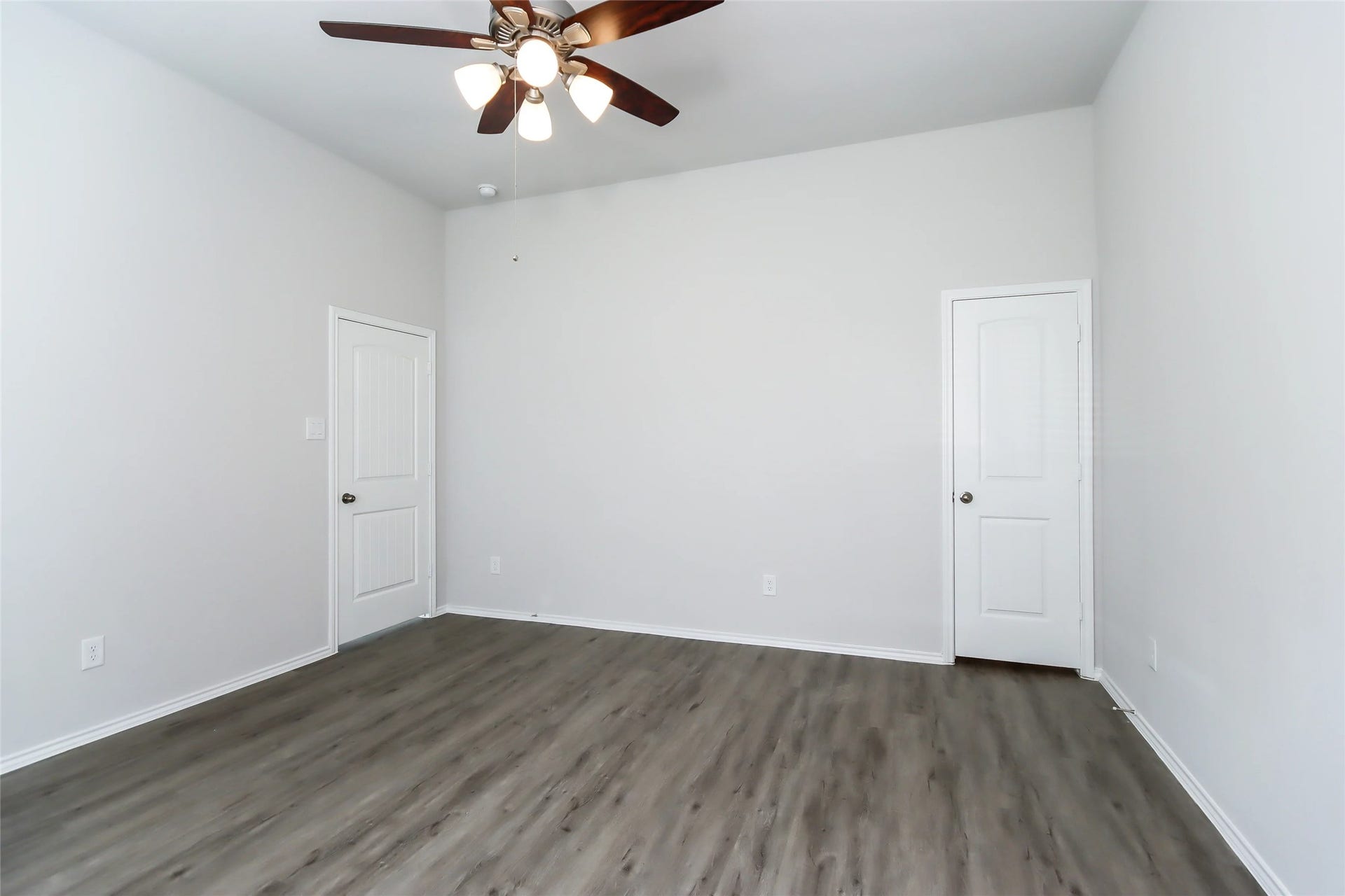 21602 Lexor Drive, Porter, TX 77365 Photos may be representative of the floor plan and not the exact home. Finishes, layout, and features of the actual property for lease may vary.