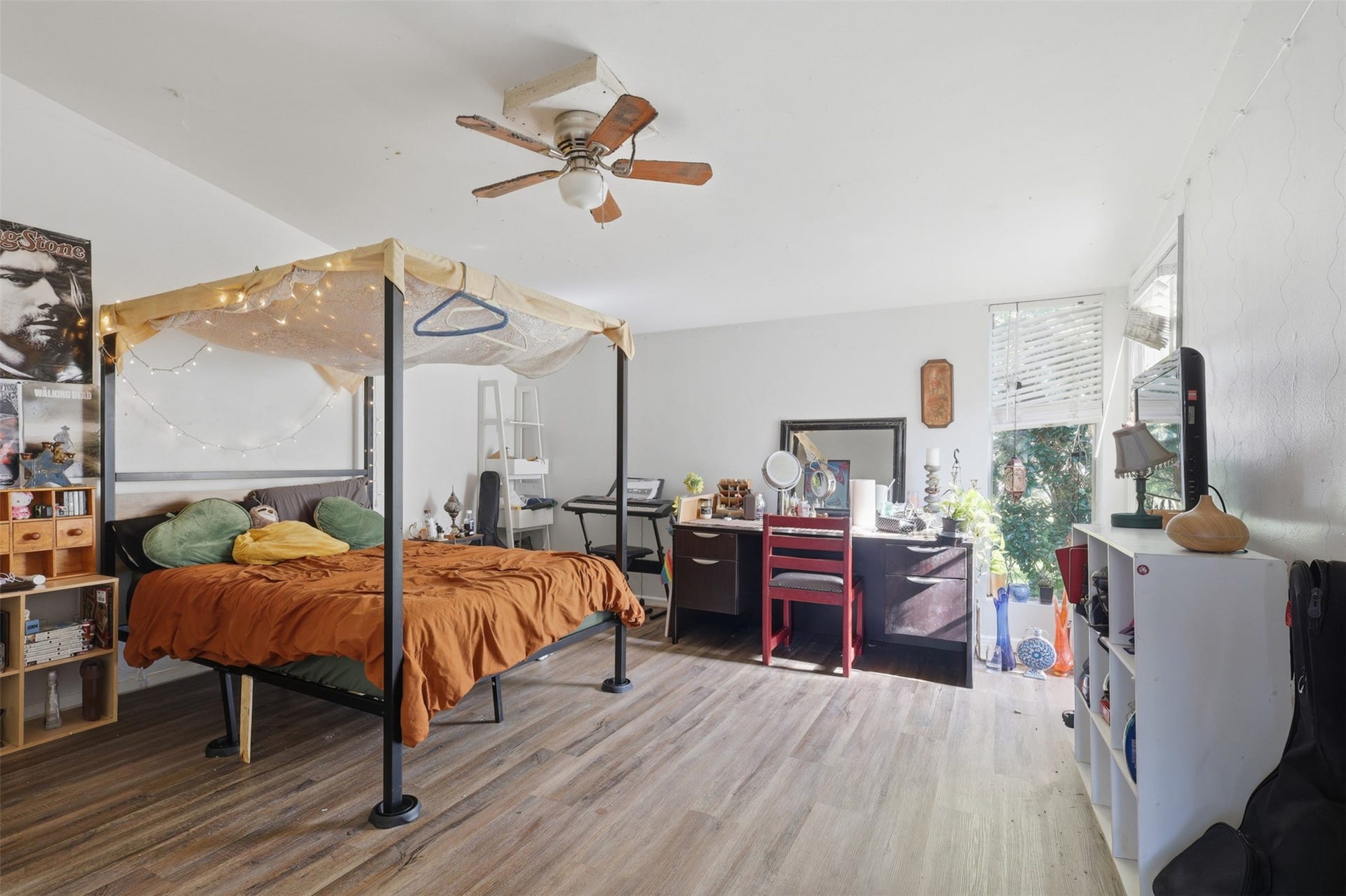 Exceptionally wide bedroom zone providing plenty of square footage for study desks, lounge seating, and personalized decor.
