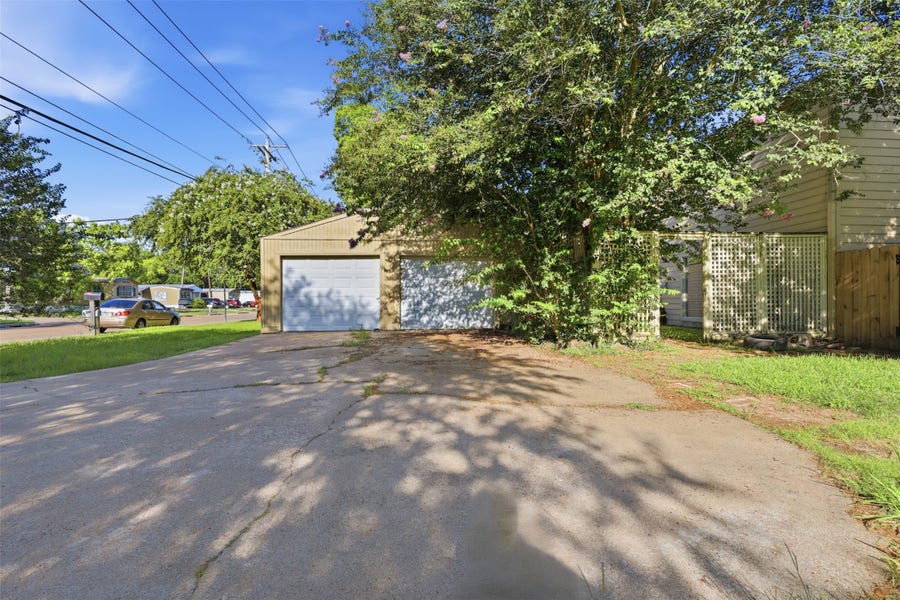 Property photo for 1621 & 1623 W Adoue Street, Alvin, TX