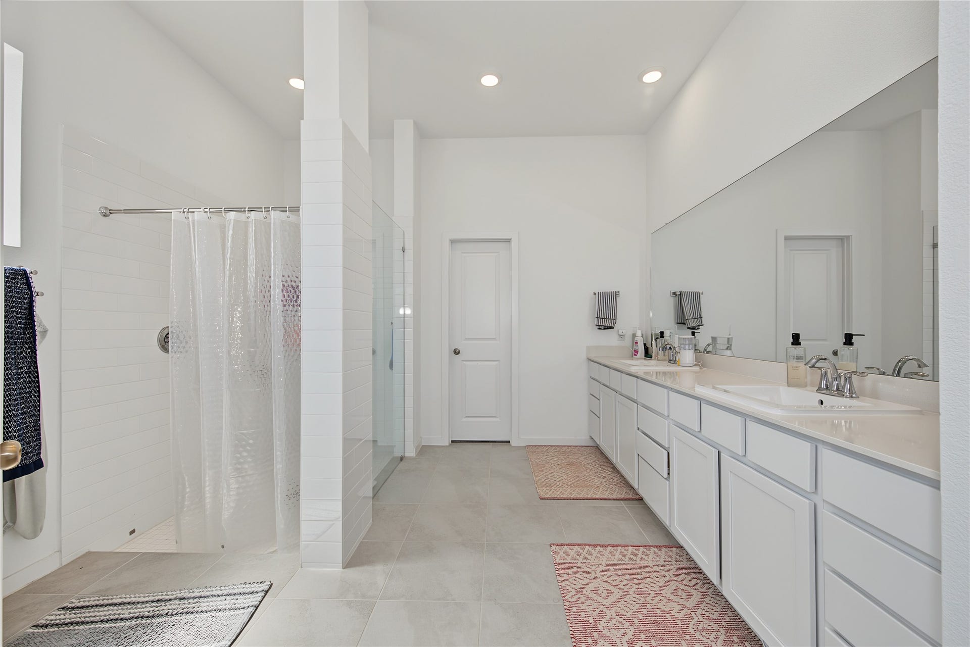5343 Pompano Loop, Baytown, TX 77521 Main house - primary bathroom