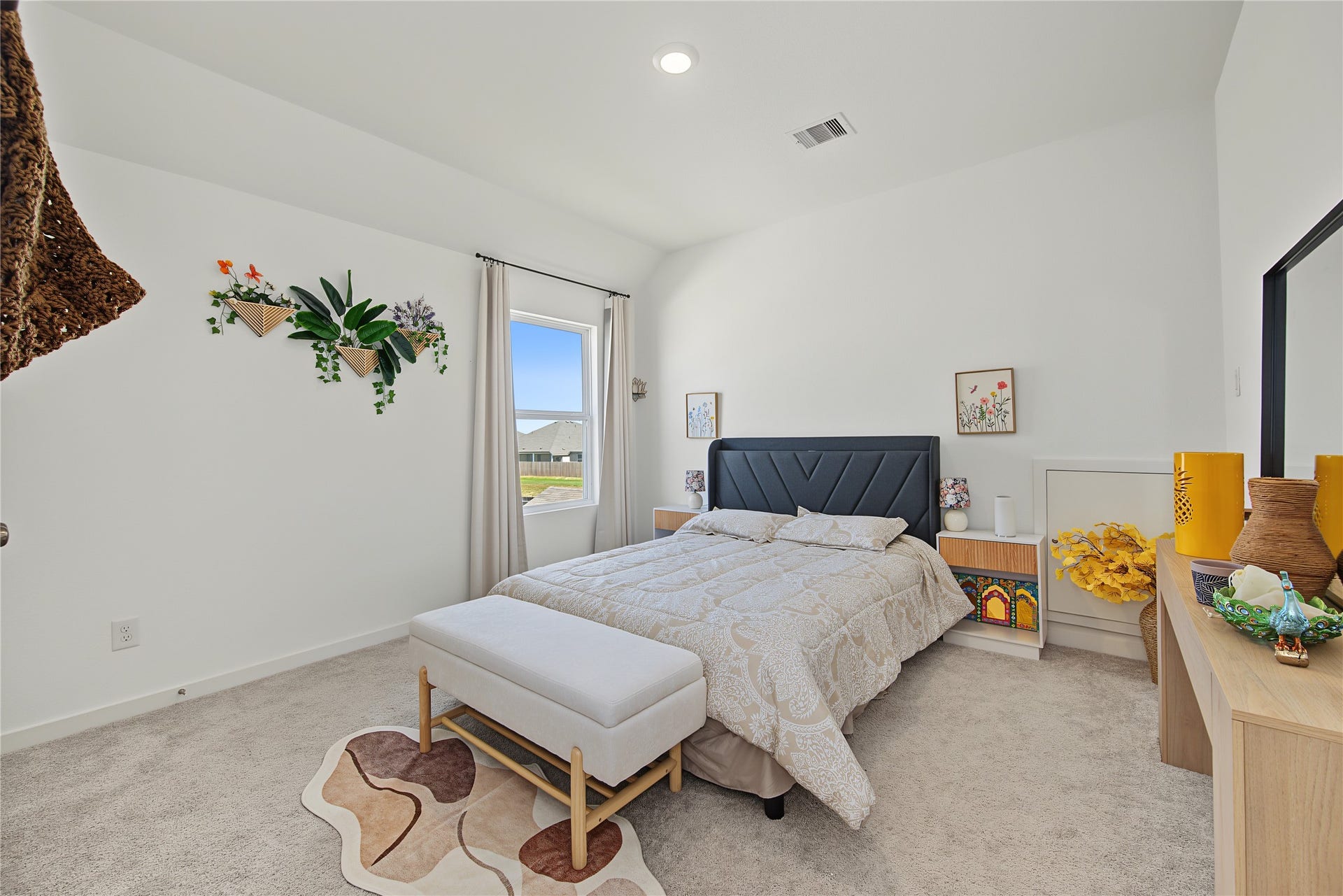 5343 Pompano Loop, Baytown, TX 77521 Main house - guest bedroom - 2nd floor