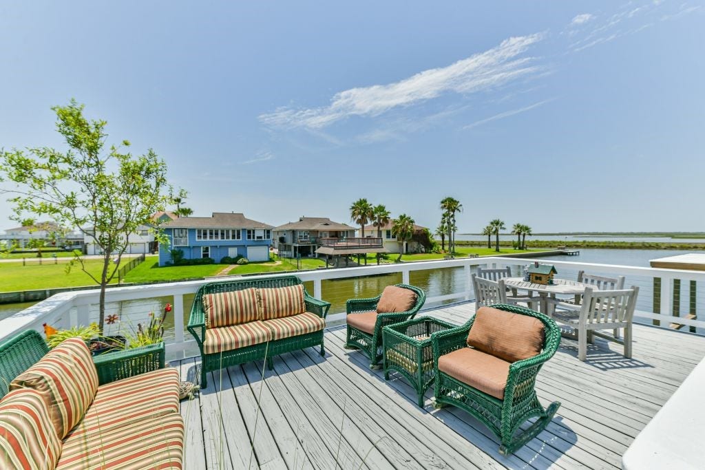 1126 Redfish Street, Bayou Vista, TX 77563