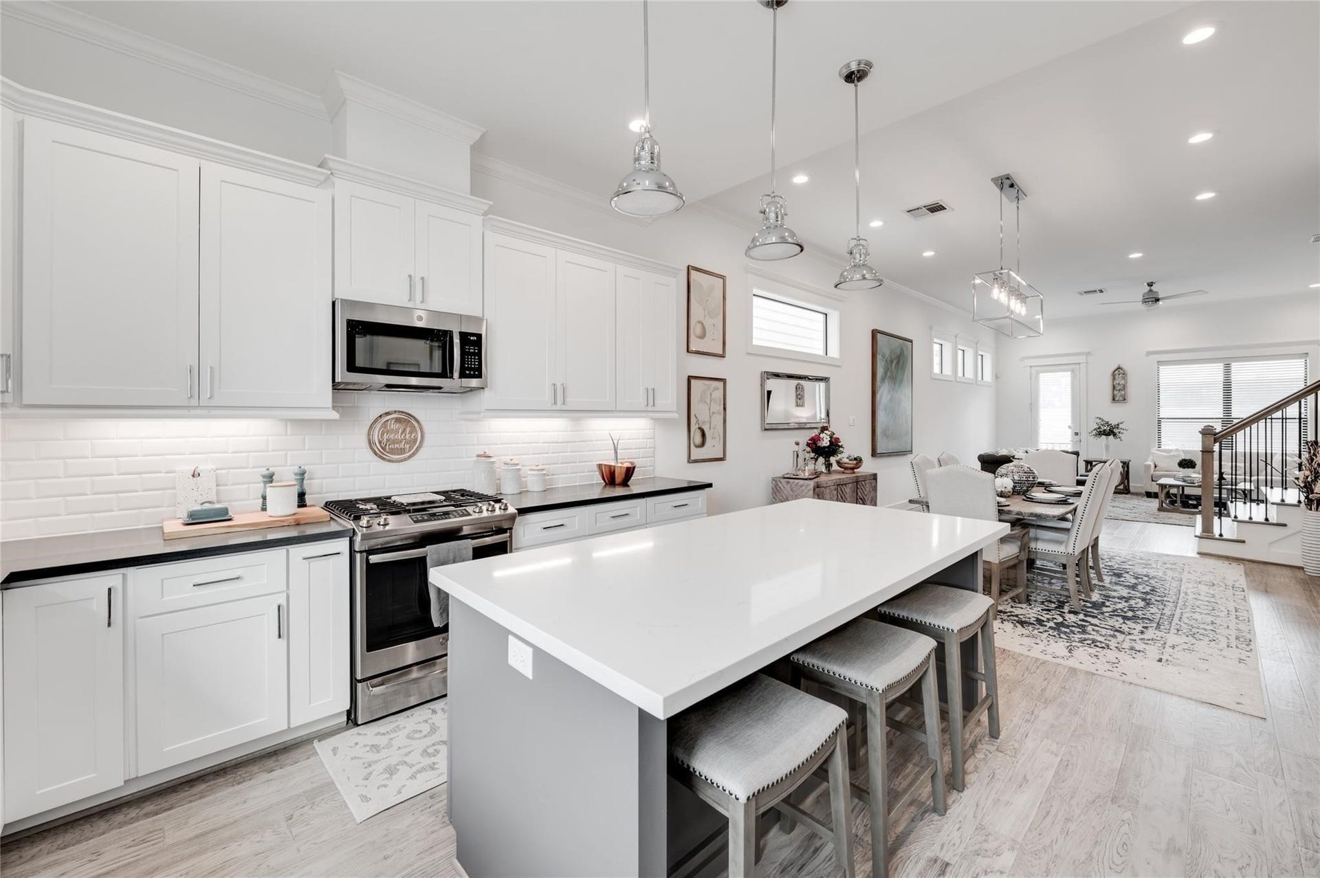 2214 Arabelle Street, Houston, TX 77007