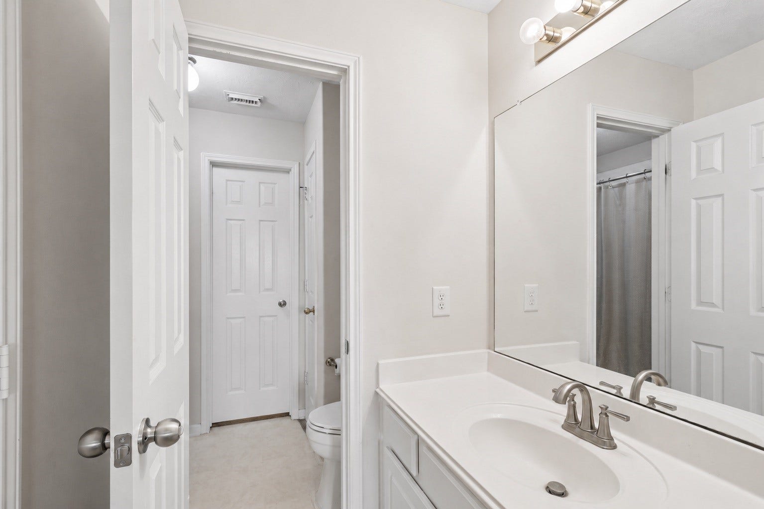 2614 Sunset Lake Drive, Sugar Land, TX 77478 2614 Sunset Lake Drive, Sugar Land, TX 77478