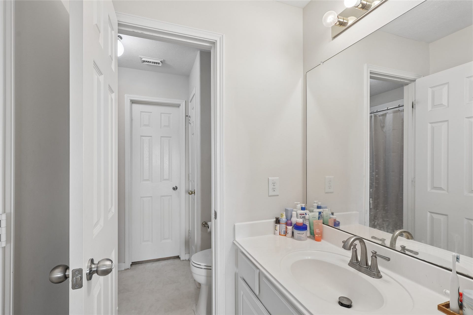 2614 Sunset Lake Drive, Sugar Land, TX 77478 2614 Sunset Lake Drive, Sugar Land, TX 77478
