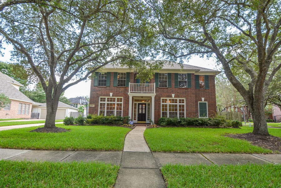 Property photo for 17415 Fountainview Circle, Sugar Land, TX