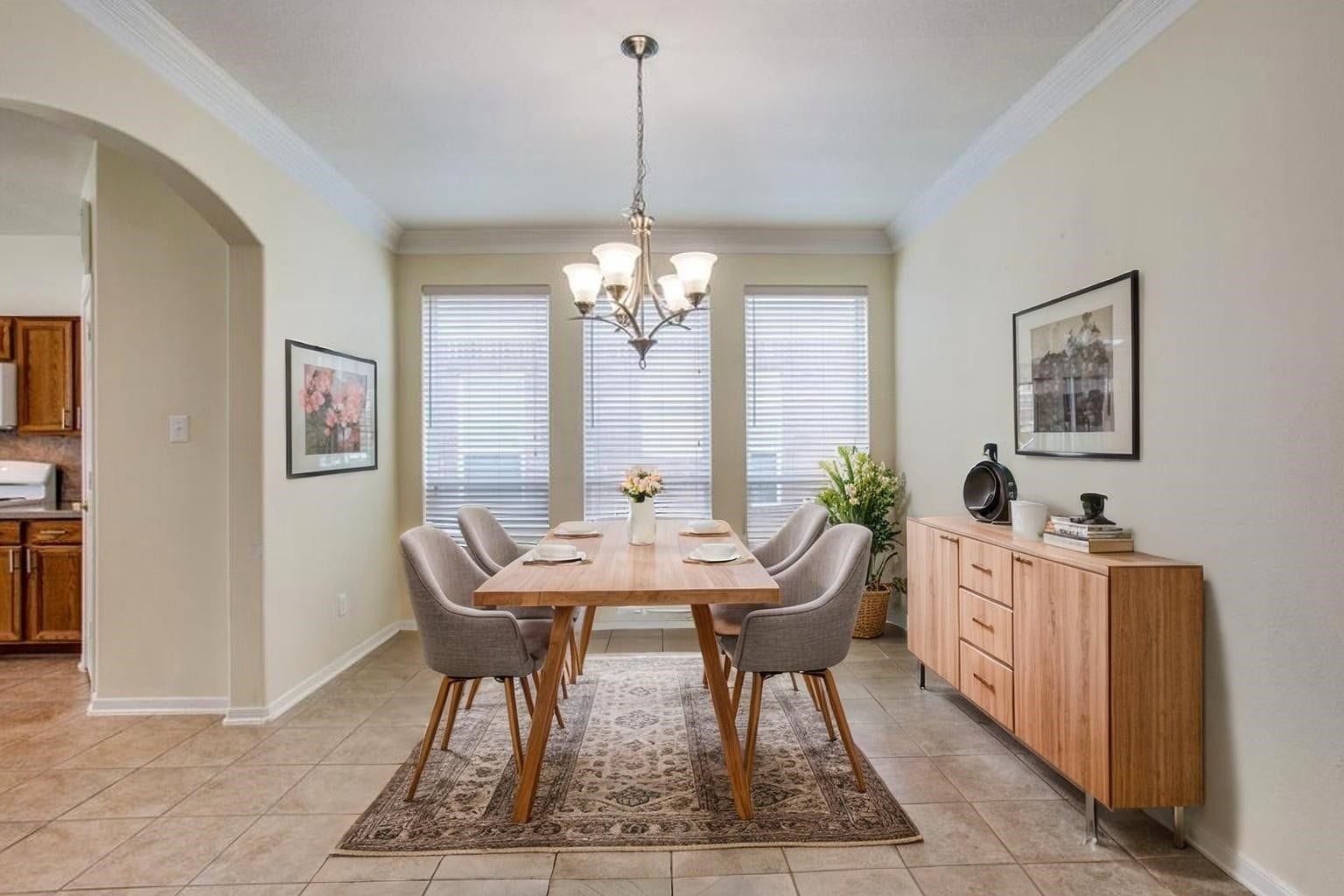 9907 Valance Way, Conroe, TX 77385 Digitally staged dining room