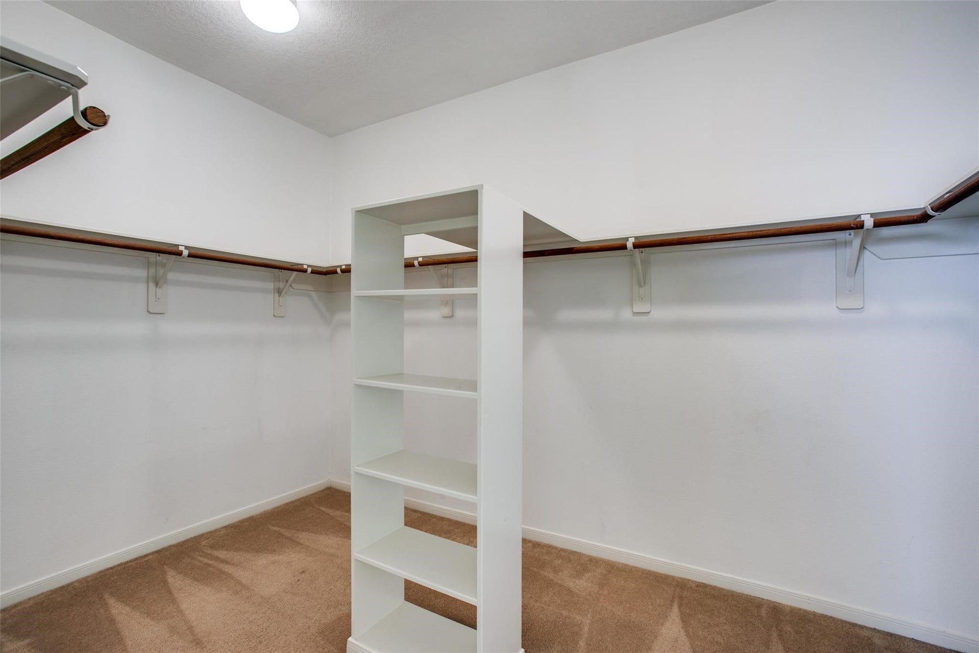 9907 Valance Way, Conroe, TX 77385 Master bedroom walk in closet