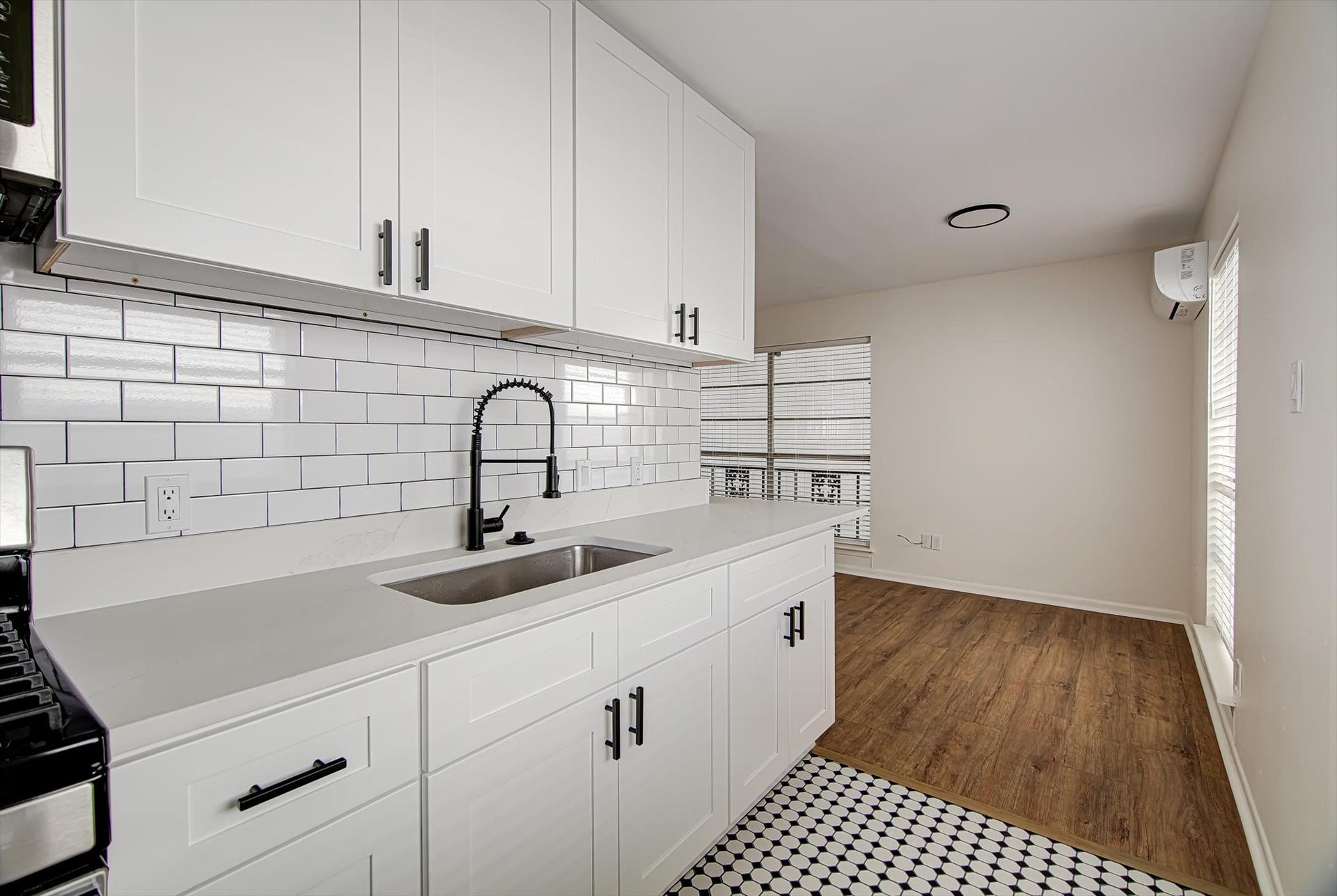 1915 McDuffie Street, #3, Houston, TX 77019 1915 McDuffie Street, #3, Houston, TX 77019