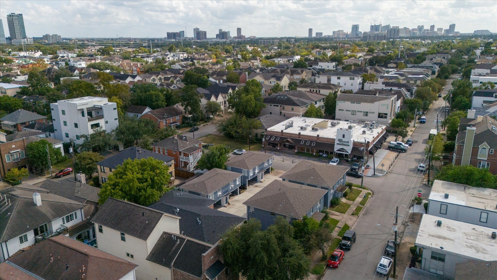 1915 McDuffie Street, #3, Houston, TX 77019 1915 McDuffie Street, #3, Houston, TX 77019