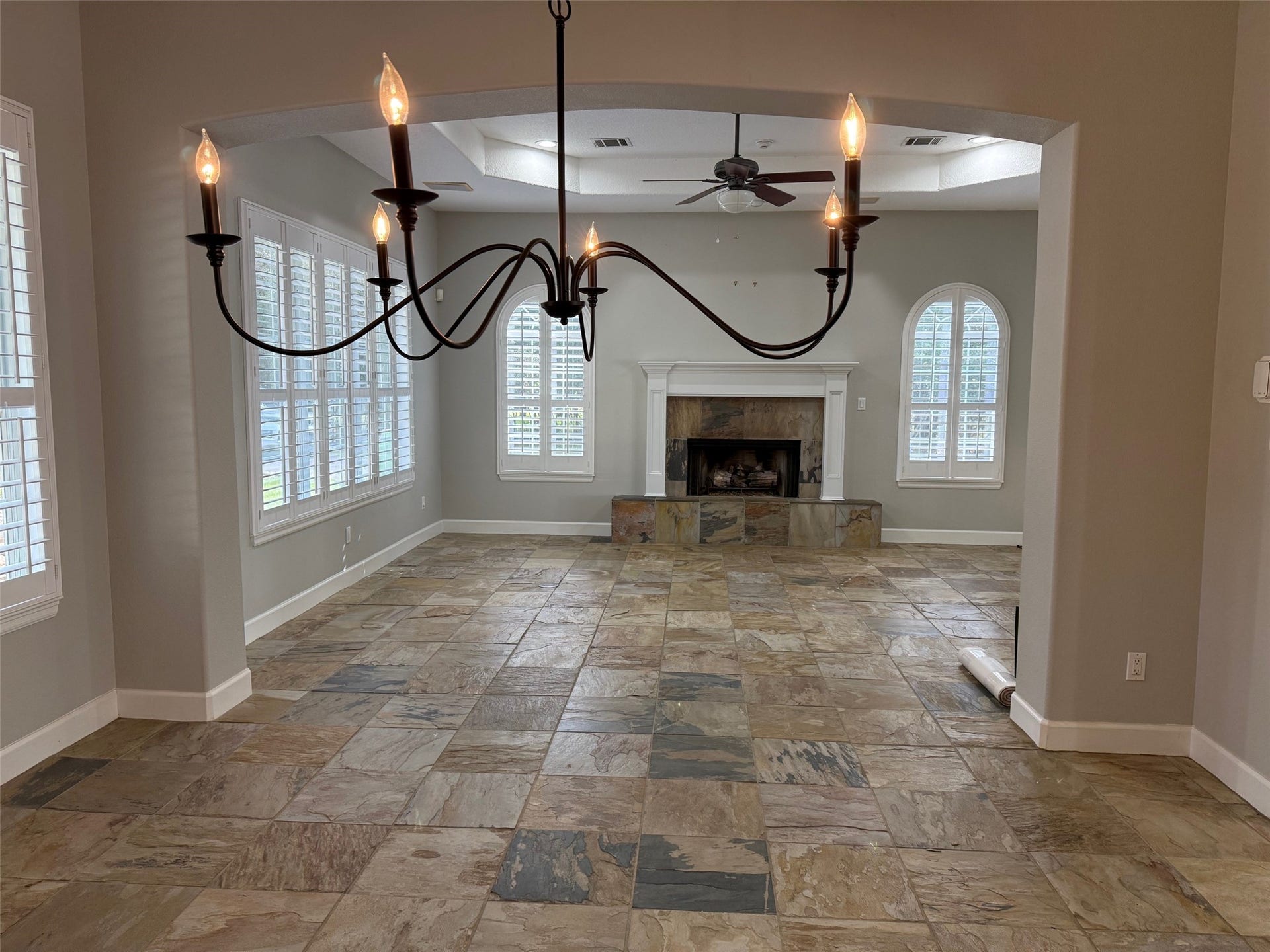 11011 Sea Mist, Magnolia, TX 77354 Dining and living room