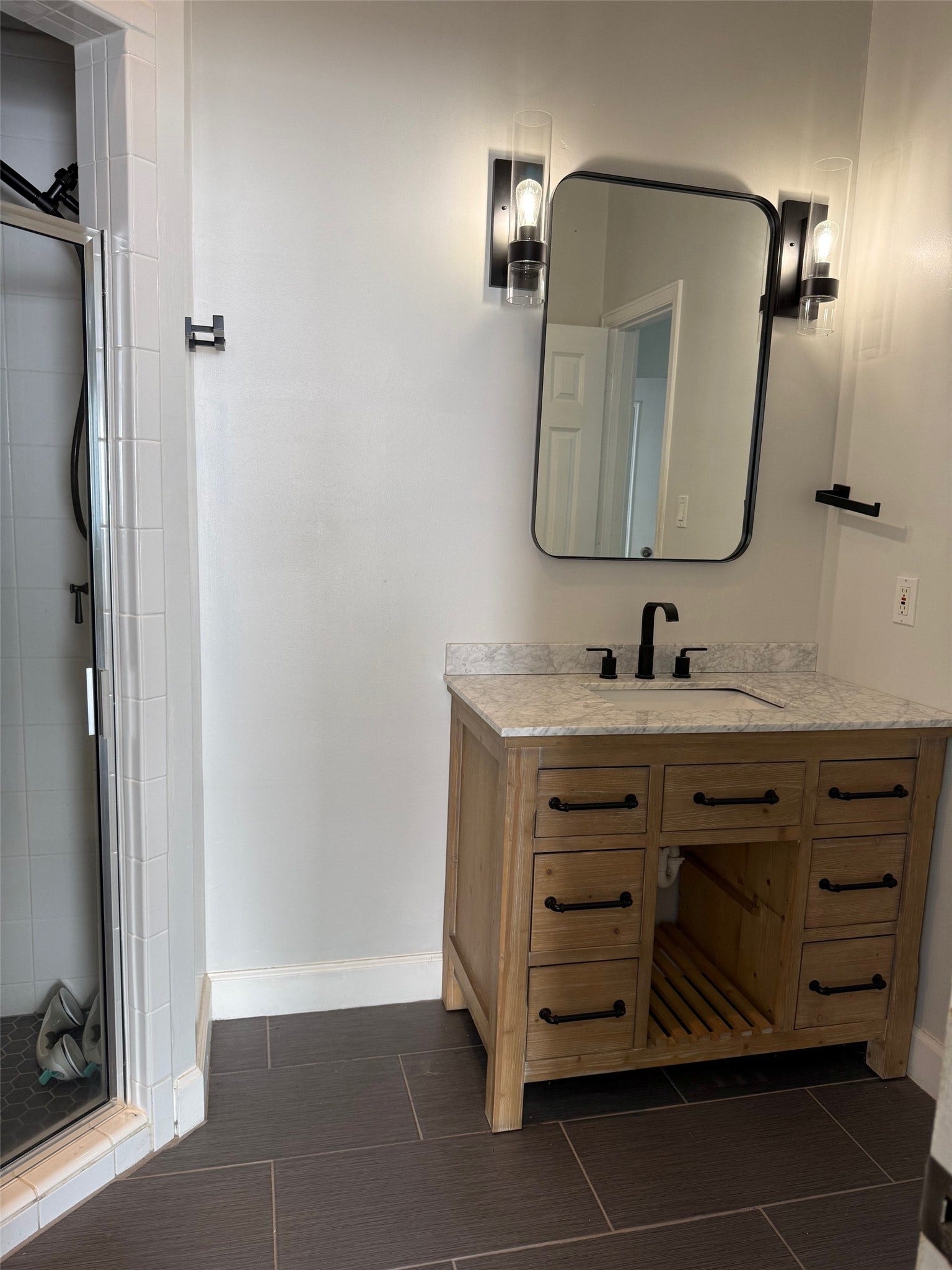 11011 Sea Mist, Magnolia, TX 77354 Casita bathroom