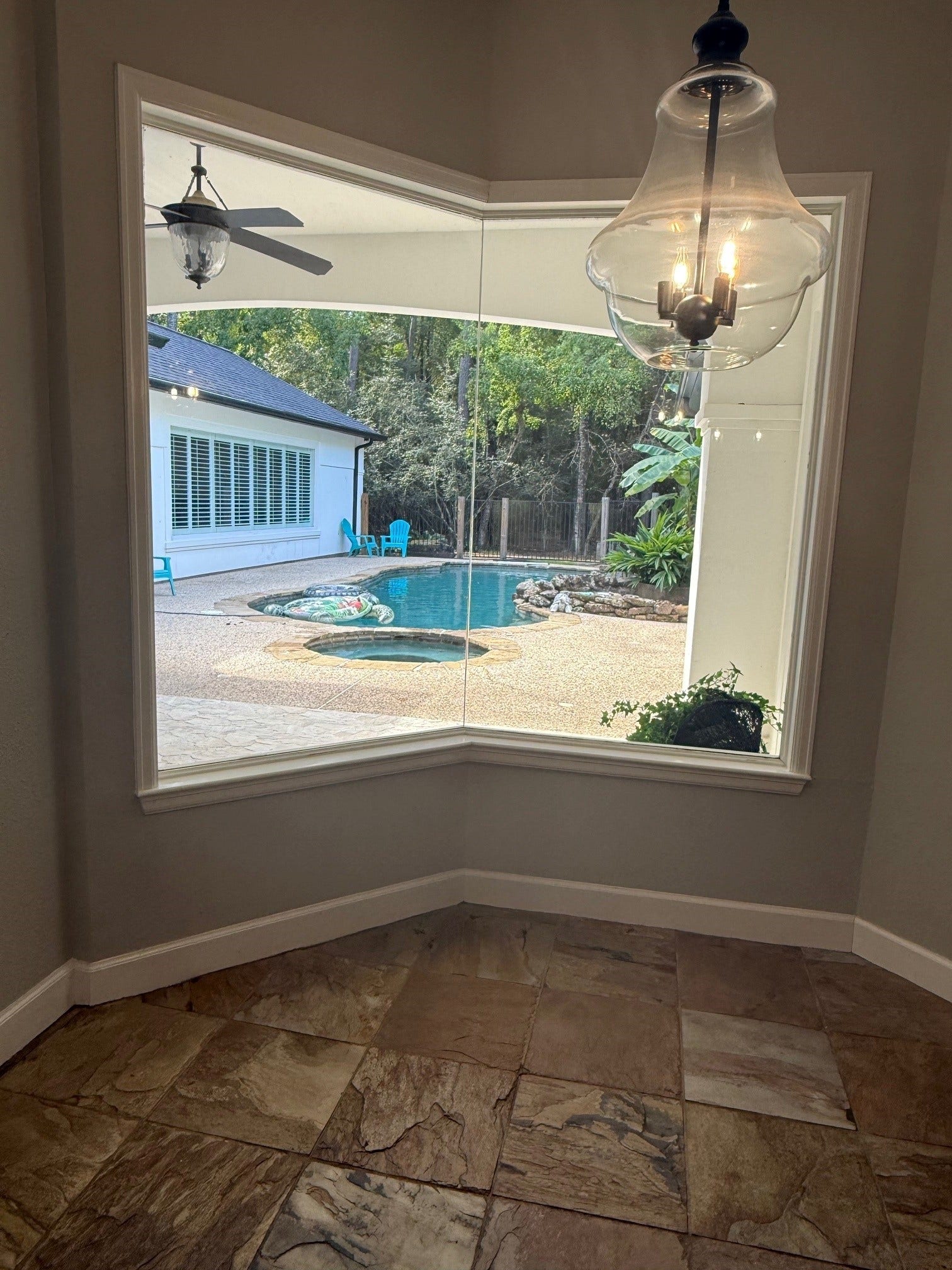 11011 Sea Mist, Magnolia, TX 77354 Breakfast room overlooks the pool