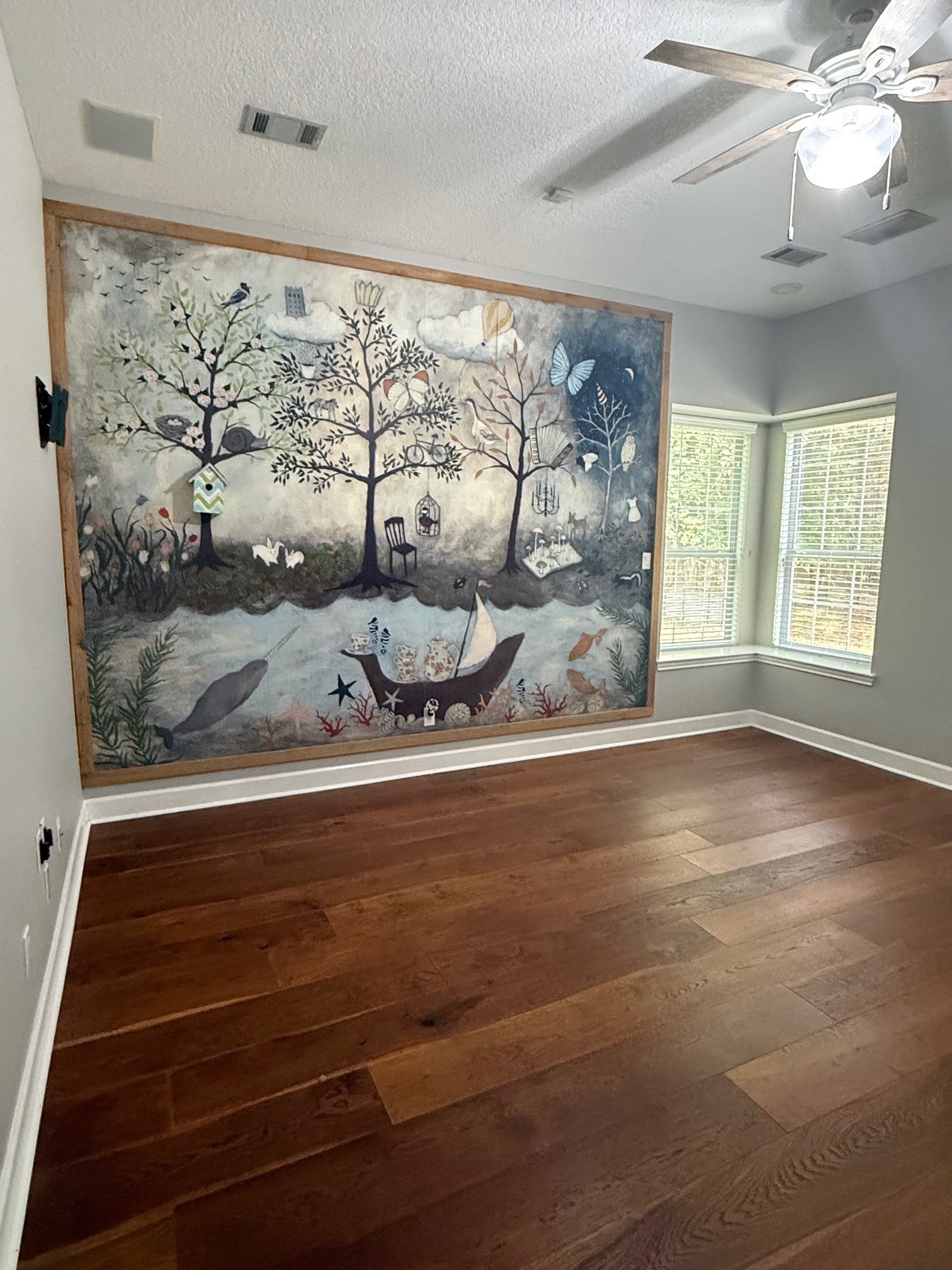 11011 Sea Mist, Magnolia, TX 77354 Second bedroom with framed mural