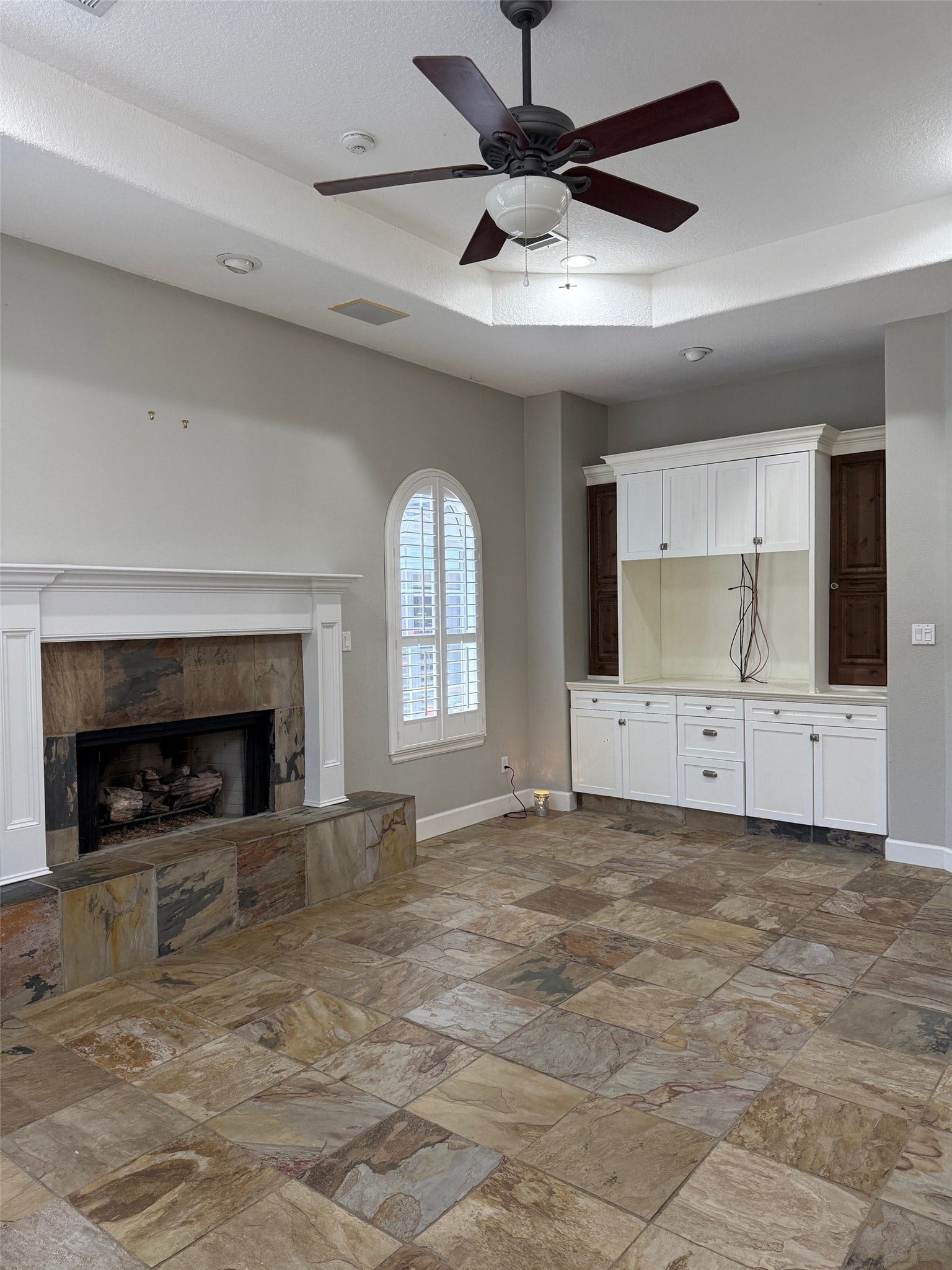 11011 Sea Mist, Magnolia, TX 77354 Living room features fireplace and built ins