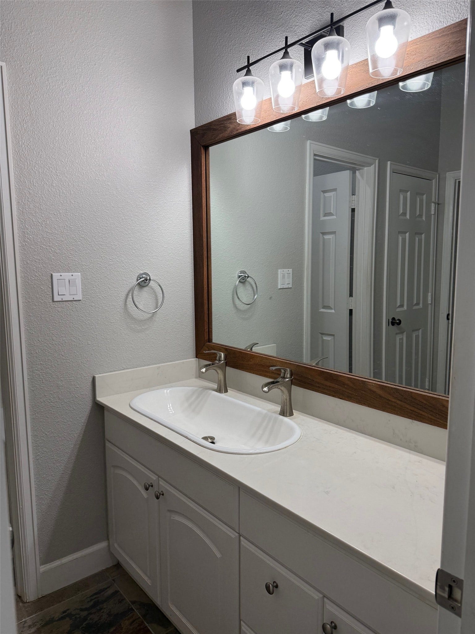 11011 Sea Mist, Magnolia, TX 77354 Secondary bathroom
