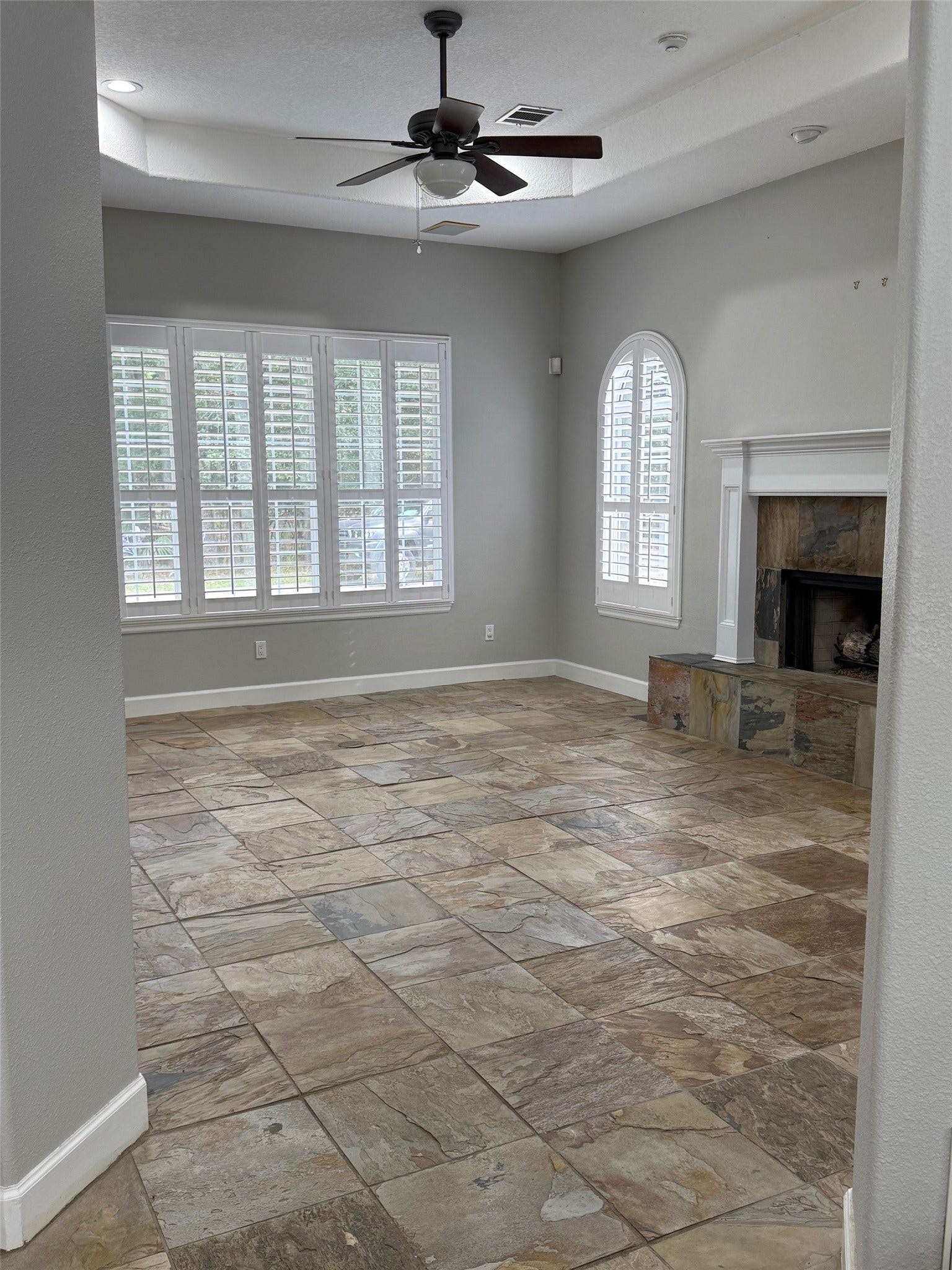 11011 Sea Mist, Magnolia, TX 77354 Living room from foyer