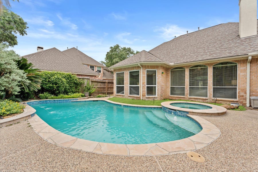 Property photo for 2906 Meadow Pond Drive, Katy, TX