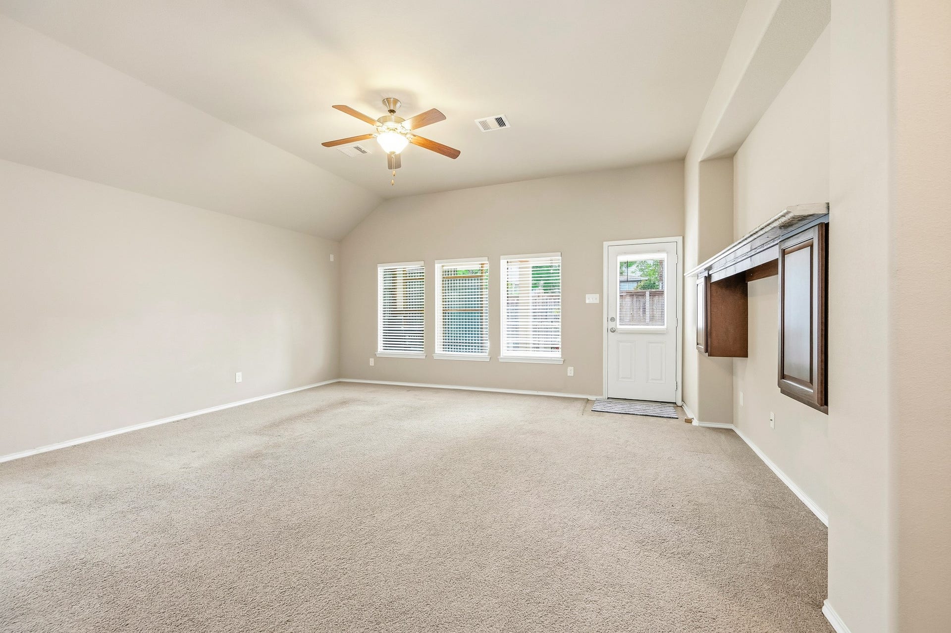 7126 Whitlow Wonder Lane, Houston, TX 77086
