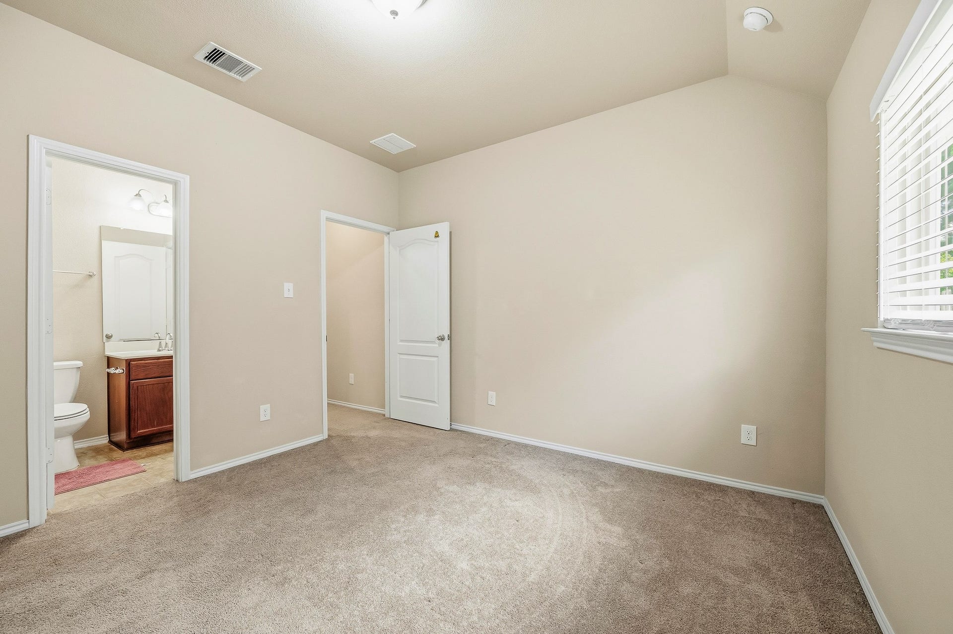 7126 Whitlow Wonder Lane, Houston, TX 77086