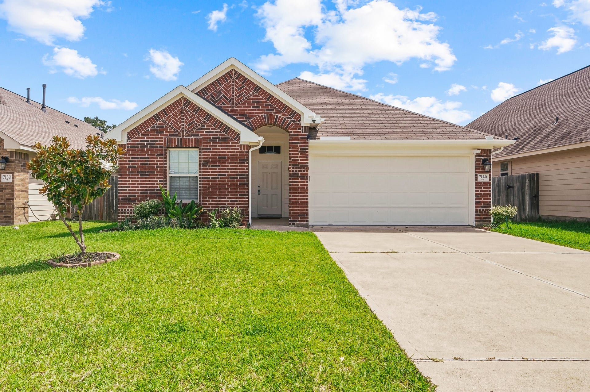 7126 Whitlow Wonder Lane, Houston, TX 77086